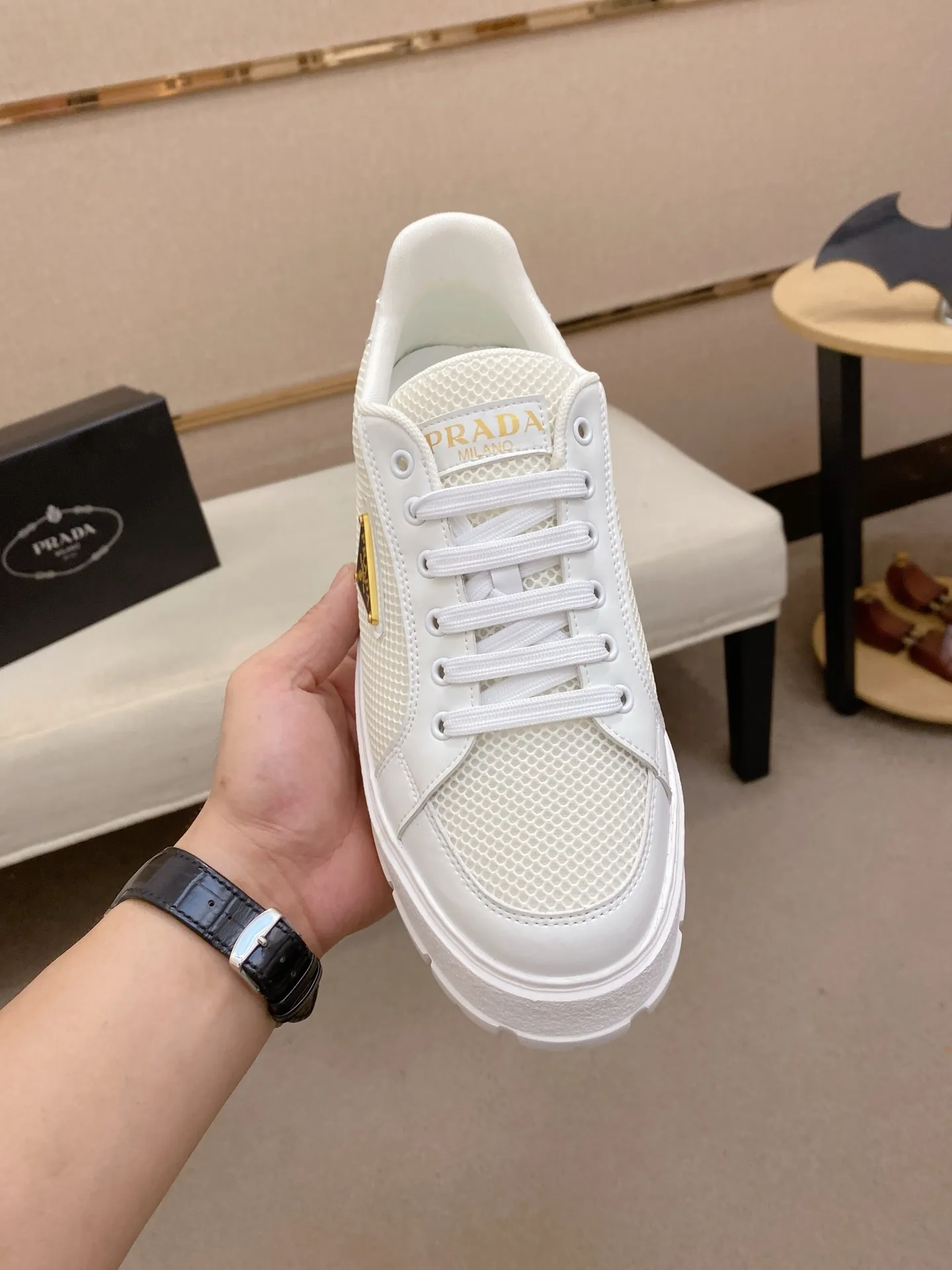 Men's men's shoes💰: 440💰[Prada～Prada] Trendy new styles are on the market. Same style as the official website. Counter quality. Original version. [Strong] [Strong] Imported selected first-layer cowhide. Comfortable and breathable sheepskin lining, fine workmanship, upper layer made of 100% pure cowhide, original last shape, comfortable on the feet, shoe sizes 38 to 44